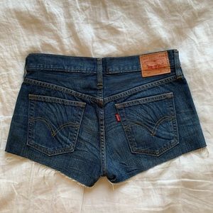 Levi’s 501 Cut Off Jean Shorts Dark Wash 26